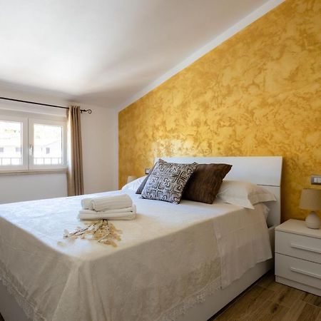 Cadoni Guest House 博萨 外观 照片