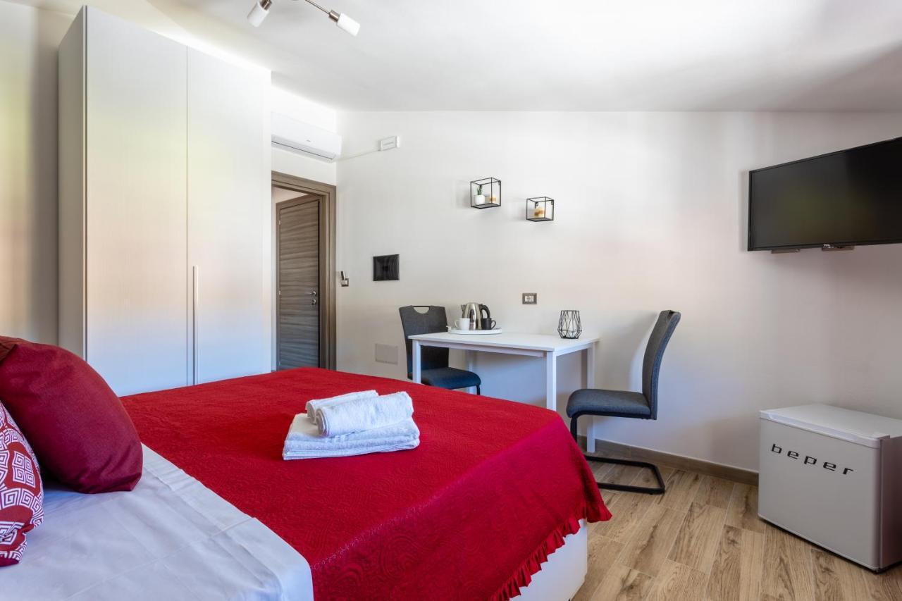 Cadoni Guest House 博萨 外观 照片